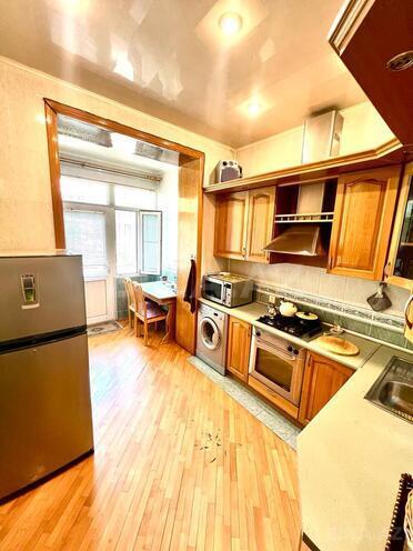 Satılır 2 otaqlı köhnə tikili 70 m², Nizami m., photo 10 from 14