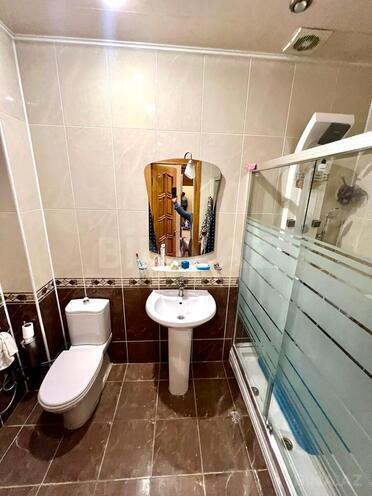 Satılır 2 otaqlı köhnə tikili 70 m², Nizami m., photo 13 from 14