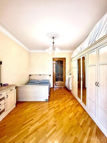 Satılır 2 otaqlı köhnə tikili 70 m², Nizami m., photo 6 from 14