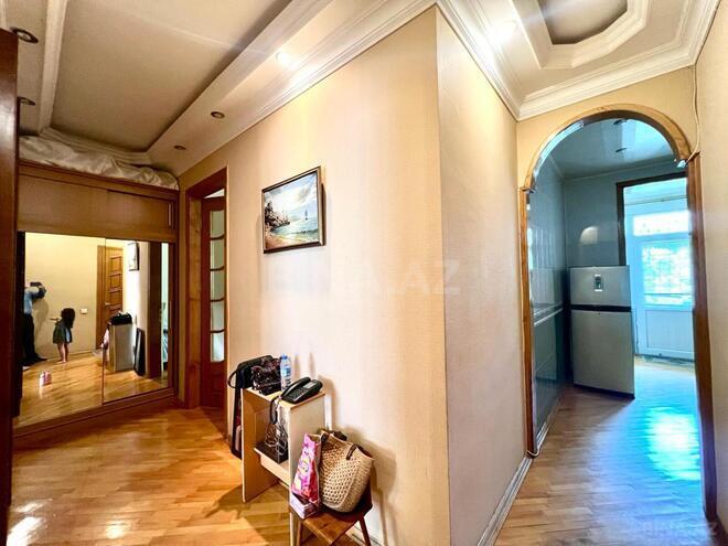 Satılır 2 otaqlı köhnə tikili 70 m², Nizami m., photo 12 from 14