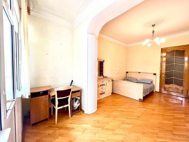 Satılır 2 otaqlı köhnə tikili 70 m², Nizami m., photo 5 from 14
