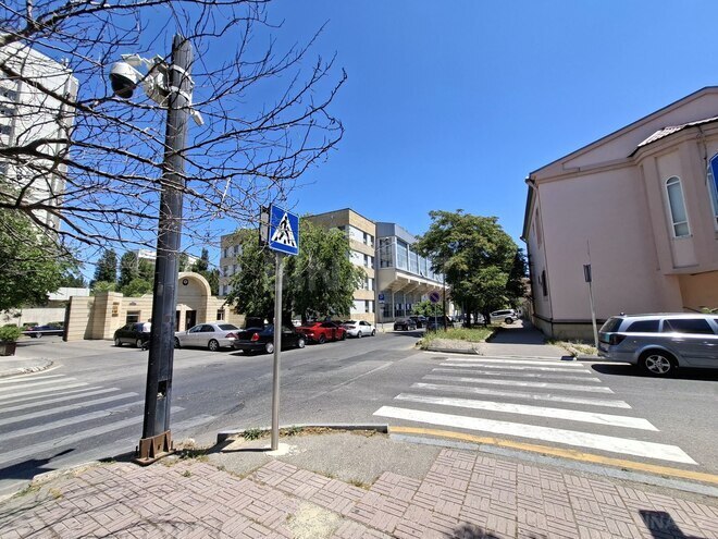 Satılır 2 otaqlı köhnə tikili 61 m², Elmlər Akademiyası m., photo 3 from 13