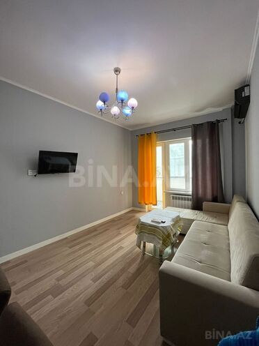 Satılır 2 otaqlı köhnə tikili 70 m², İnşaatçılar m., photo 4 from 17