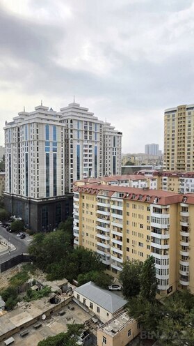 Продаётся 3-комн. новостройка 162 м², м. Элмляр Академиясы, photo 1 from 18