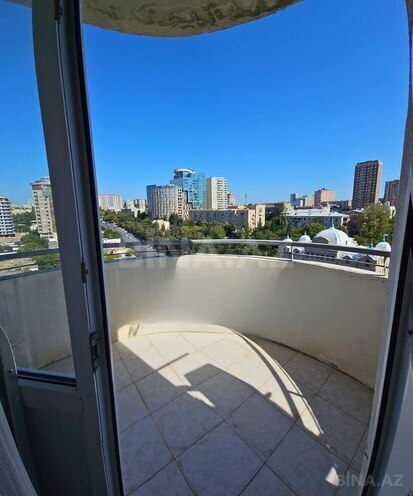 İcarəyə verilir 3 otaqlı yeni tikili 159 m², 28 May m., photo 1 from 15