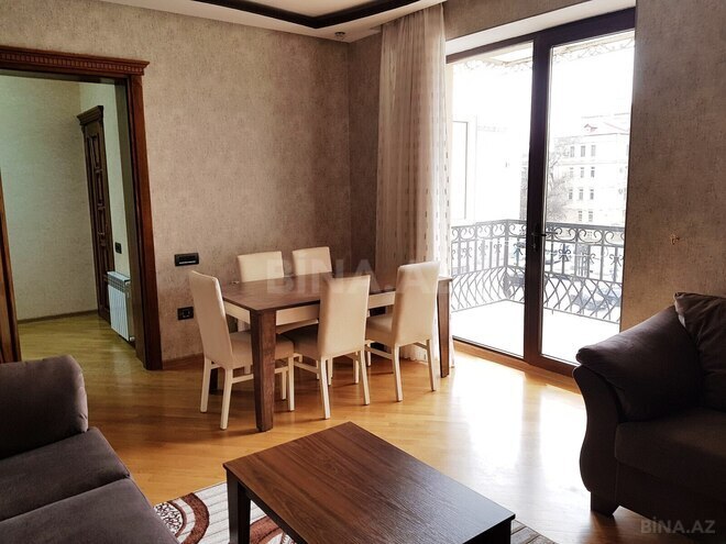 Сдаётся 3-комн. вторичка 60 м², м. Элмляр Академиясы, photo 3 from 18