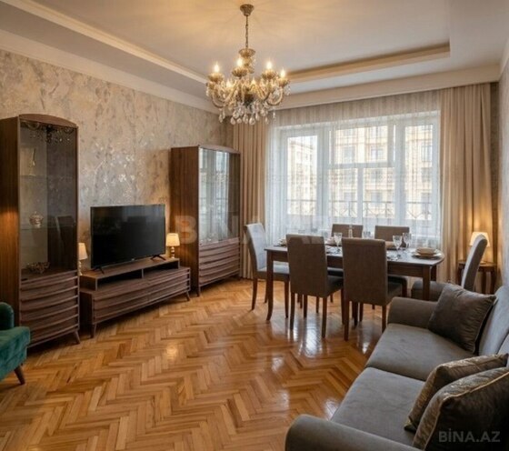 Satılır 3 otaqlı köhnə tikili 80 m², Nizami m., photo 1 from 13