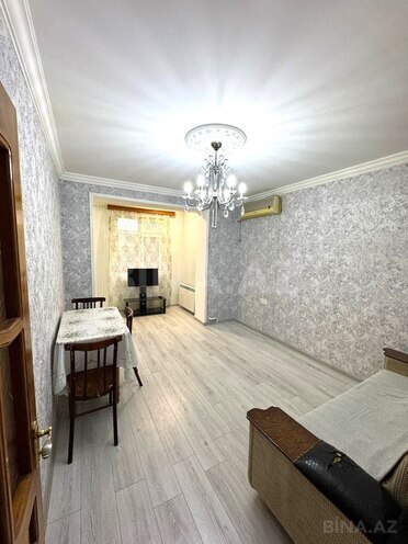 Satılır 2 otaqlı köhnə tikili 40 m², Badamdar q., photo 1 from 8