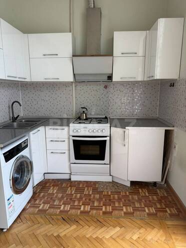 İcarəyə verilir 2 otaqlı köhnə tikili 60 m², 28 May m., photo 1 from 10