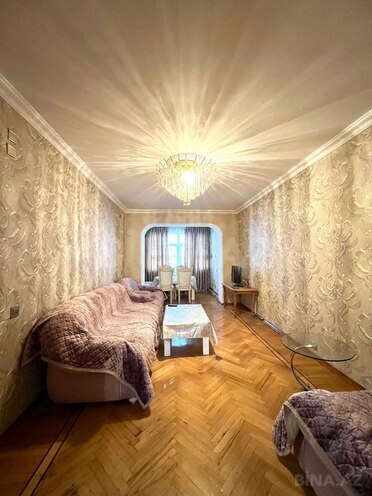 Сдаётся 3-комн. вторичка 85 м², м. Низами, photo 1 from 14
