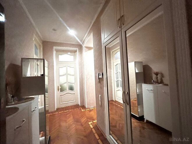 Satılır 3 otaqlı köhnə tikili 120 m², Gənclik m., photo 15 from 20