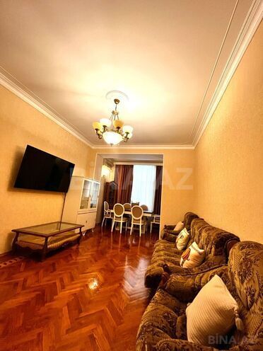Satılır 3 otaqlı köhnə tikili 120 m², Gənclik m., photo 1 from 20