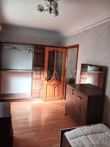 Сдаётся 2-комн. вторичка 65 м², м. Нефтчиляр, photo 3 from 11