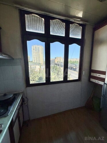 Satılır 2 otaqlı köhnə tikili 65 m², Xalqlar Dostluğu m., photo 10 from 13