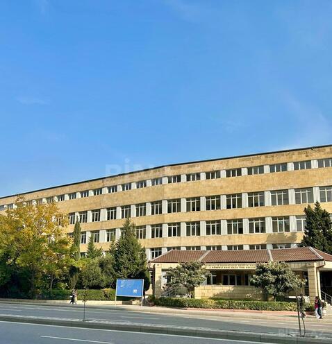 Продаётся 3-комн. вторичка 87 м², м. Иншаатчылар, photo 1 from 10