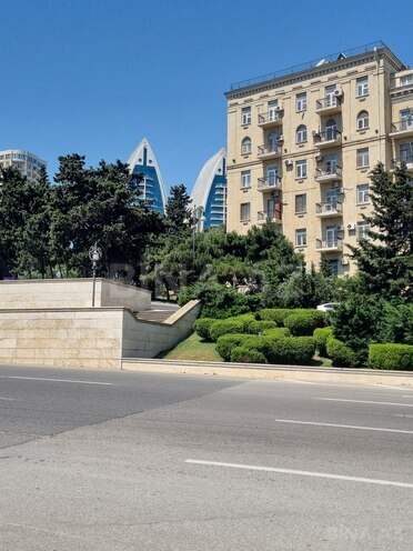 Satılır 2 otaqlı köhnə tikili 55 m², İçəri Şəhər m., photo 1 from 22