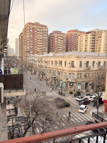 Satılır 2 otaqlı köhnə tikili 70 m², 28 May m., photo 9 from 14