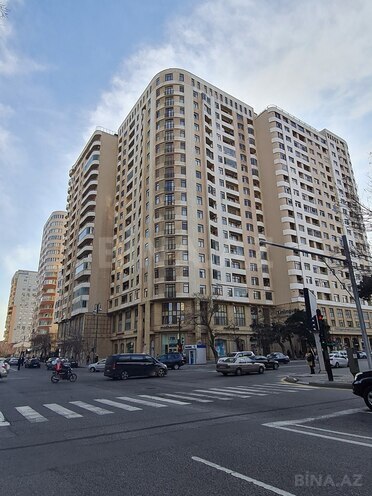 Продаётся 2-комн. новостройка 115 м², м. Элмляр Академиясы, photo 1 from 8