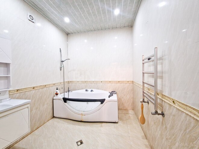 Сдаётся 3-комн. новостройка 120 м², м. Нефтчиляр, photo 15 from 17