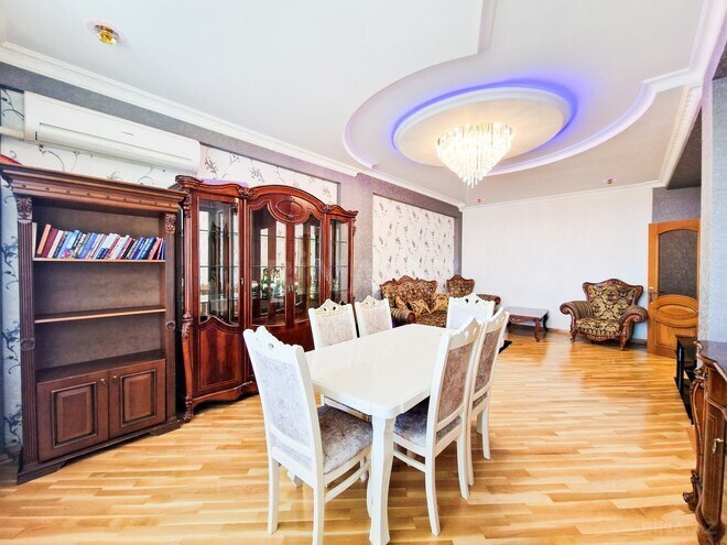 Сдаётся 3-комн. новостройка 120 м², м. Нефтчиляр, photo 4 from 17