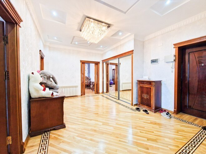 Сдаётся 3-комн. новостройка 120 м², м. Нефтчиляр, photo 12 from 17