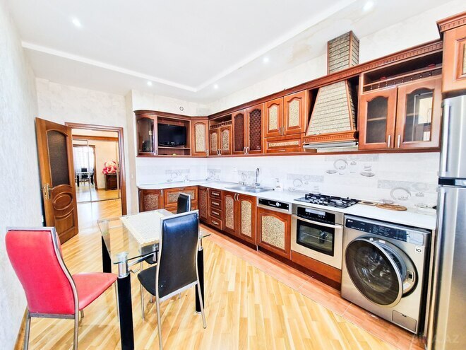 Сдаётся 3-комн. новостройка 120 м², м. Нефтчиляр, photo 11 from 17