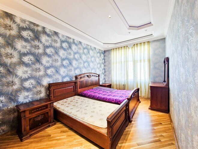 Сдаётся 3-комн. новостройка 120 м², м. Нефтчиляр, photo 8 from 17