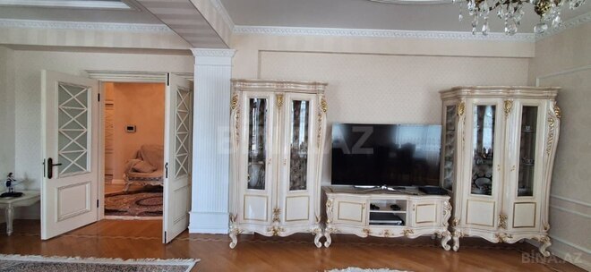 Сдаётся 3-комн. новостройка 170 м², м. Низами, photo 9 from 32