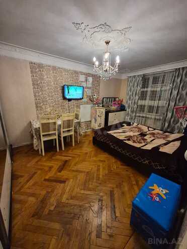 Satılır 1 otaqlı köhnə tikili 32 m², İnşaatçılar m., photo 1 from 9