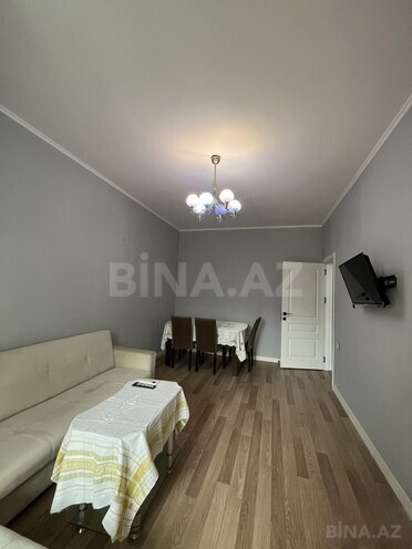 Satılır 2 otaqlı köhnə tikili 65 m², İnşaatçılar m., photo 3 from 18