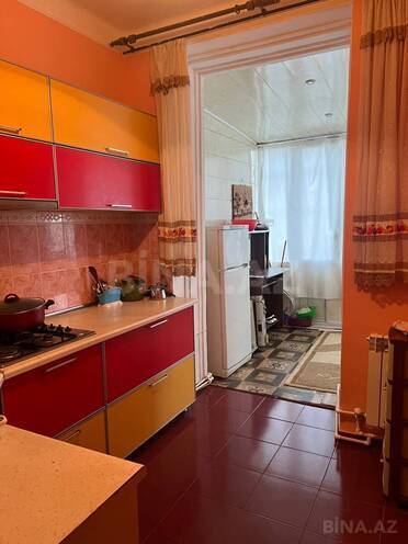 Satılır 2 otaqlı köhnə tikili 70 m², Qara Qarayev m., photo 8 from 14