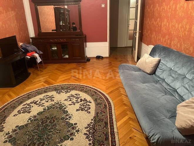 Satılır 2 otaqlı köhnə tikili 70 m², Qara Qarayev m., photo 3 from 14