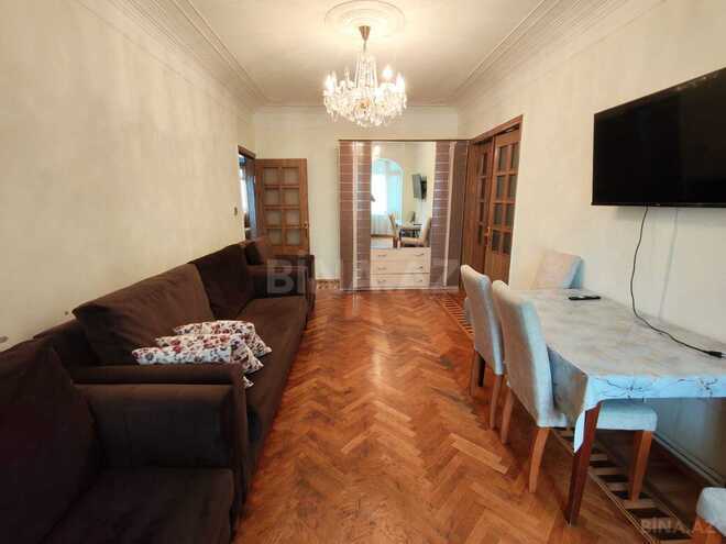 İcarəyə verilir 3 otaqlı köhnə tikili 90 m², 8-ci mikrorayon q., photo 1 from 26