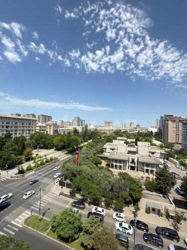 Satılır 5 otaqlı köhnə tikili 200 m², Nəsimi r., photo 29 from 31