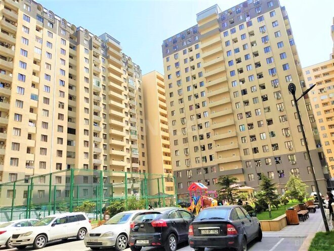Продаётся 3-комн. новостройка 95 м², м. Кара Караев, photo 1 from 9