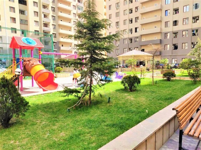 Продаётся 3-комн. новостройка 95 м², м. Кара Караев, photo 3 from 9