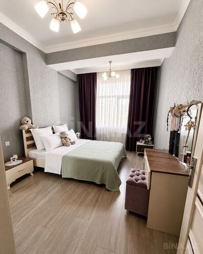 Продаётся 3-комн. новостройка 90 м², м. Нефтчиляр, photo 1 from 13