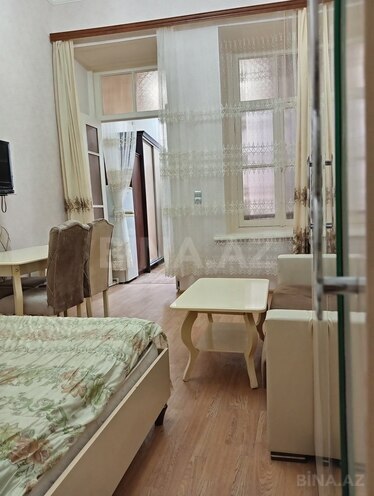 Satılır 1 otaqlı köhnə tikili 30 m², 28 May m., photo 3 from 6