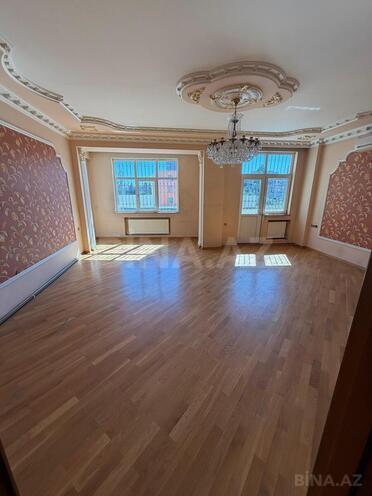 Сдаётся 3-комн. новостройка 130 м², м. Нефтчиляр, photo 1 from 10