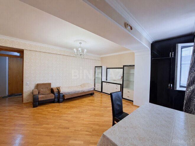 Satılır 2 otaqlı köhnə tikili 60 m², Elmlər Akademiyası m., photo 1 from 12