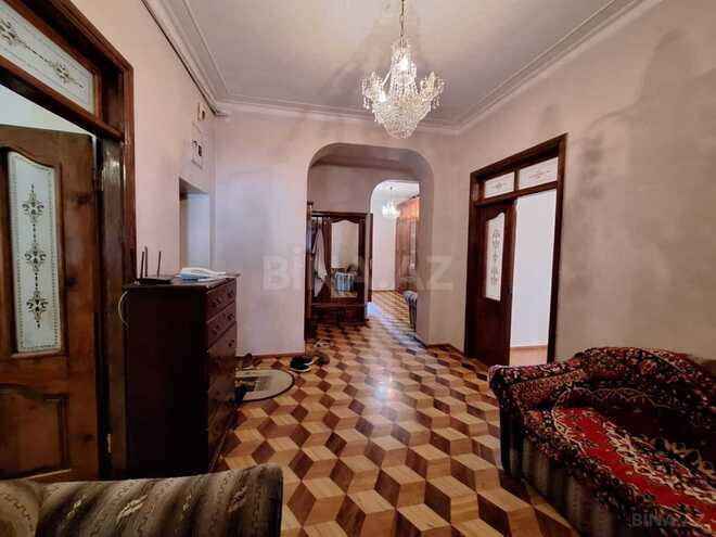 Satılır 4 otaqlı köhnə tikili 200 m², Nəriman Nərimanov m., photo 3 from 12