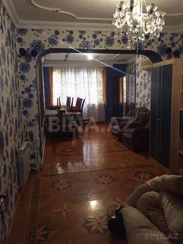 Сдаётся 2-комн. вторичка 70 м², м. Ичеришехер, photo 1 from 11