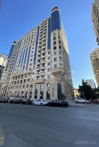 Satılır 4 otaqlı yeni tikili 242 m², 28 May m., photo 1 from 7