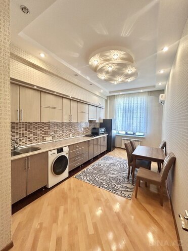 Сдаётся 3-комн. новостройка 130 м², м. Иншаатчылар, photo 7 from 13