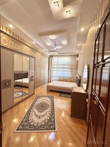 Сдаётся 3-комн. новостройка 130 м², м. Иншаатчылар, photo 1 from 13