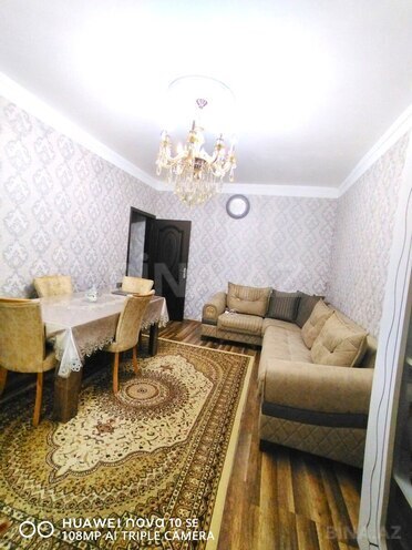 Satılır 3 otaqlı köhnə tikili 75 m², Yeni Günəşli q., photo 1 from 9