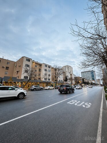 Продаётся 3-комн. вторичка 75 м², Насиминский  р., photo 1 from 14