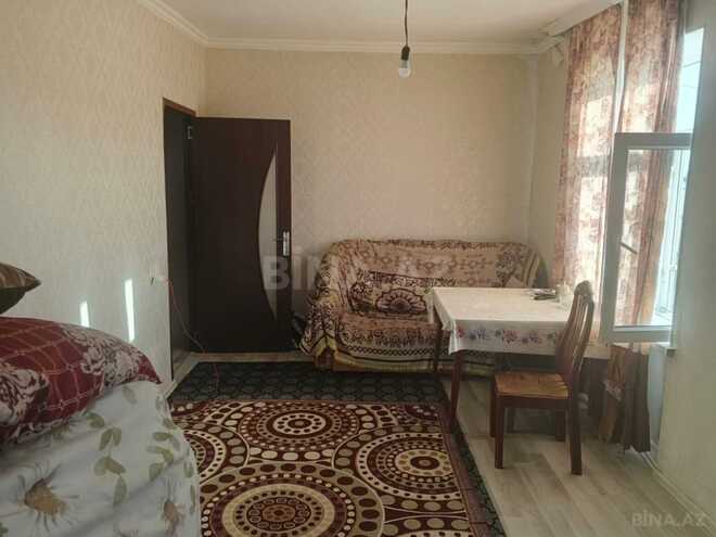 Продаётся 2-комн. вторичка 43 м², м. Кара Караев, photo 1 from 9