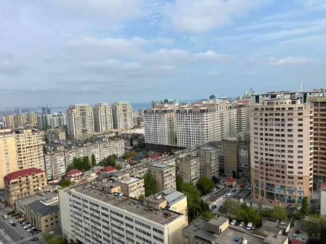 Satılır 4 otaqlı yeni tikili 135 m², İnşaatçılar m., photo 1 from 19