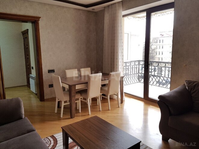 Сдаётся 3-комн. вторичка 70 м², м. Элмляр Академиясы, photo 3 from 12